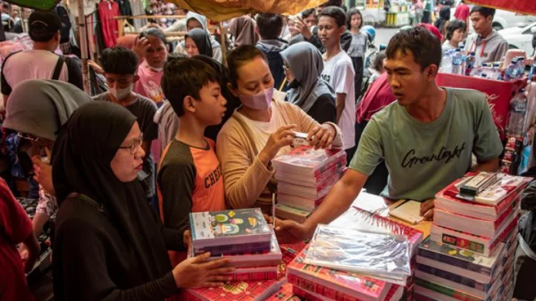 Tips Belanja Sekolah Hemat untuk Anak Tanpa Overbudget